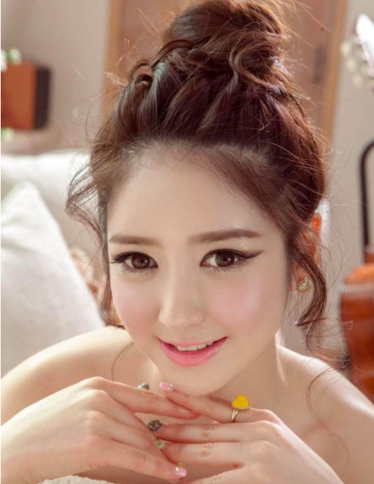 95后美女纯美清新甜美图片 4
